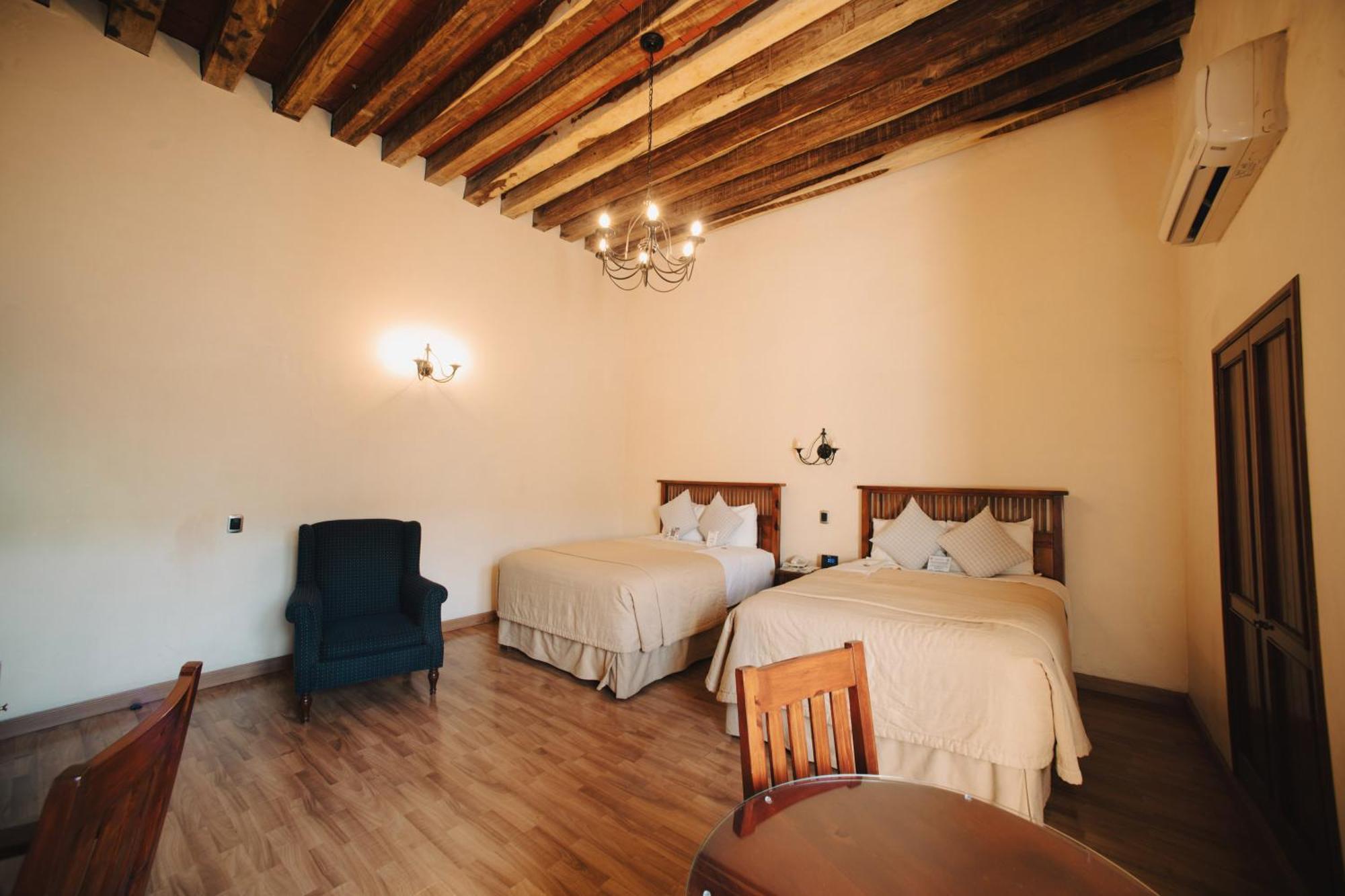 Junior Suite,1499556238:JPEG